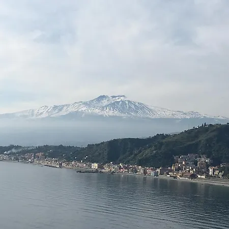 茅舍住宿加早餐旅馆 SantʼAlessio Siculo