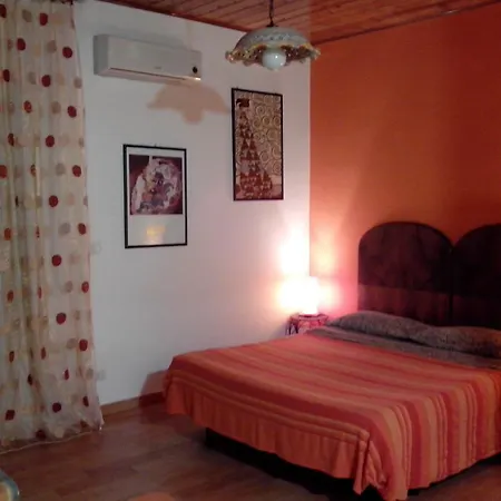 Bed & Breakfast La Casetta SantʼAlessio Siculo